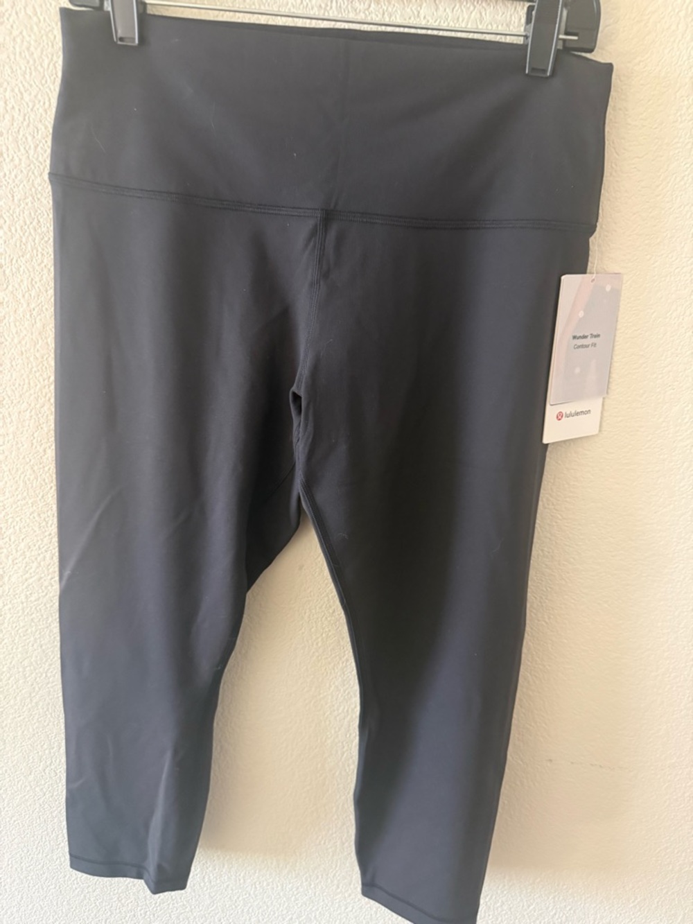 NWT Lululemon Black Cropped Leggings